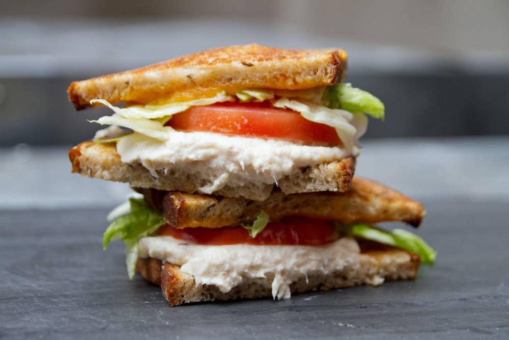 В США любитель фастфуда погиб в очереди за новым сэндвичем