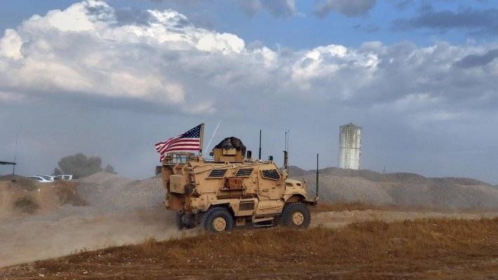 США копируют поведение террористов ИГ, воруя нефть у сирийского народа — политолог