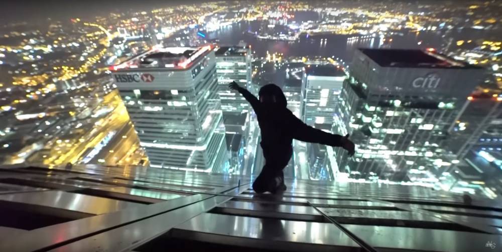 Двое молодых людей поднялись на 235-метровый небоскрeб в Лондоне