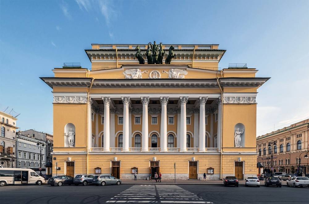 Александринский театр покажет костюмы царей в Тверском императорском дворце