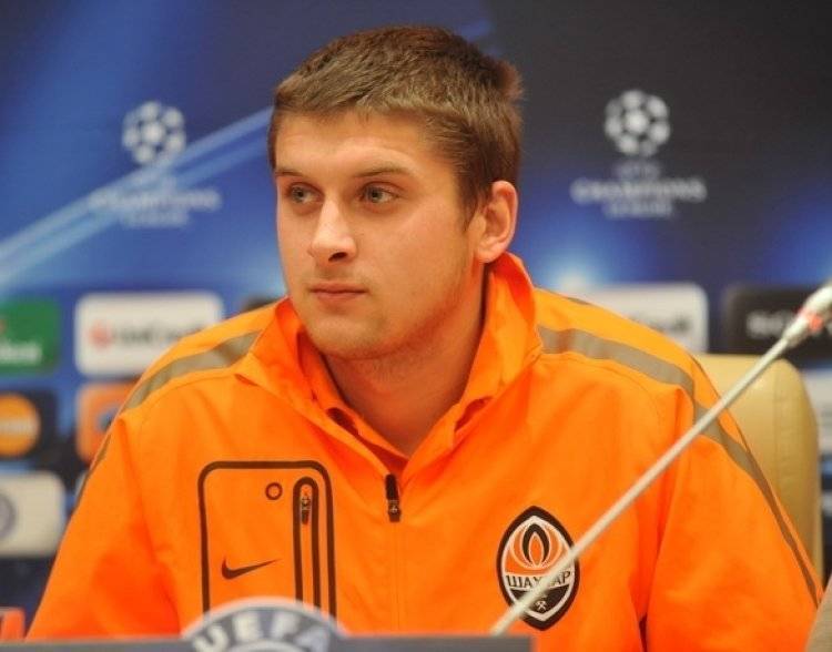 Ярослав Ракицкий заявил о завершении карьеры футболиста в сборной Украины из-за политики