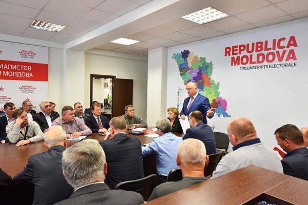 Президент Молдавии обсудил с социалистами перестановки в правительстве