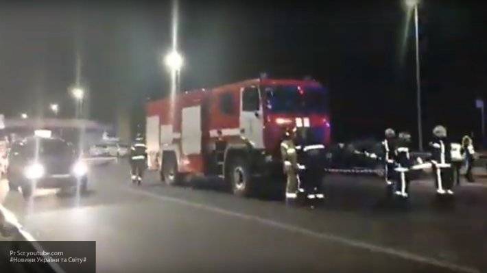 Один человек погиб, когда бронированный Mercedes взорвали прямо на трассе