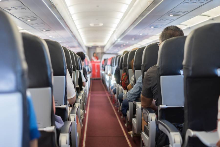 Более половины российских туристов берут с собой еду в самолет