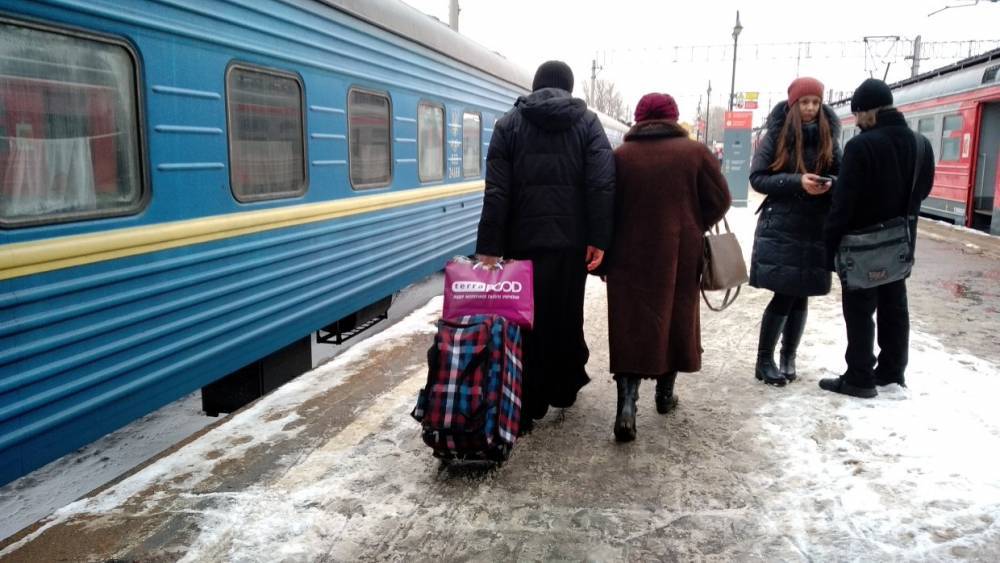 На несколько часов опоздали поезда в Мурманск из-за наледи на контактной сети