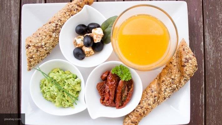 Диетологи рассказали, какой завтрак обеспечит прилив бодрости на весь день