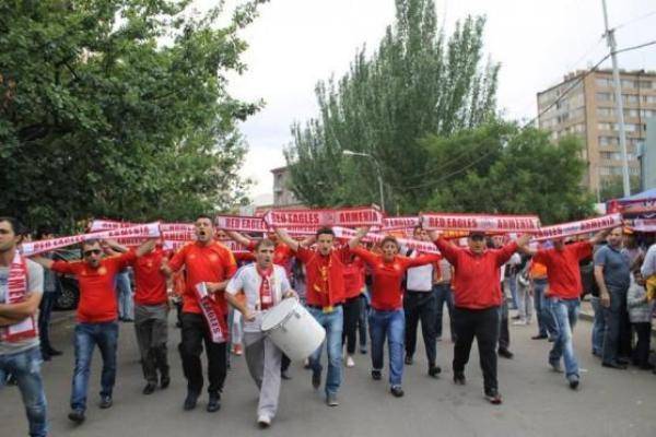 «Красные орлы» призвали власти Армении отказаться от политизации футбола