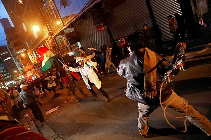 В столице Боливии прошли столкновения сторонников президента и оппозиции