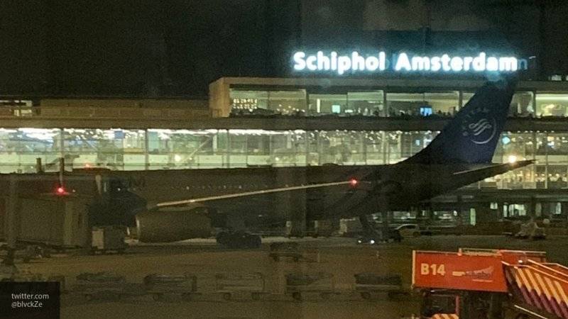 СМИ сообщают о захвате рейса в аэропорту "Схипхол" в Амстердаме