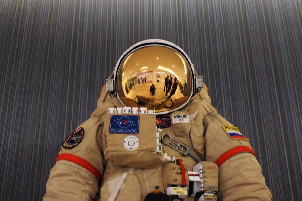 Более тысячи юных петербуржцев готовят в космонавты