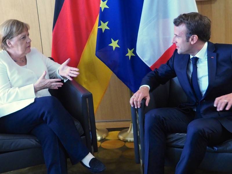 Меркель назвала слова Макрона о НАТО «резкими»