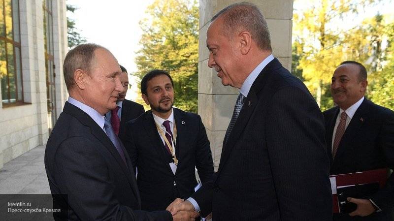 Ушаков сообщил, что Эрдоган хочет провести переговоры с Путиным по телефону