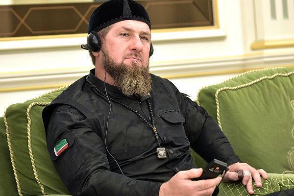 Кадыров потребовал жестокой кары за оскорбление чести в интернете