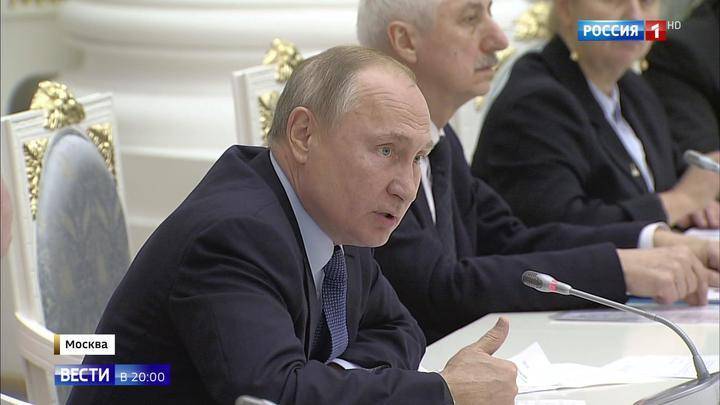 Сохранить и определить нормы: важные заявления Путина на Совете по русскому языку