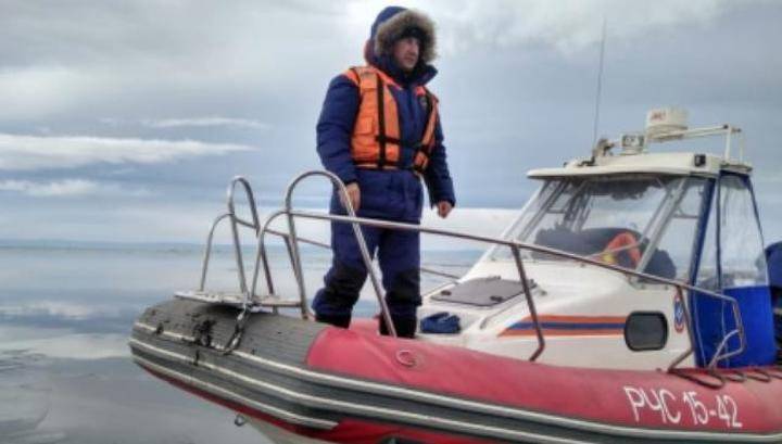 На Байкале водолазы обнаружили тело женщины с перевернувшийся лодки