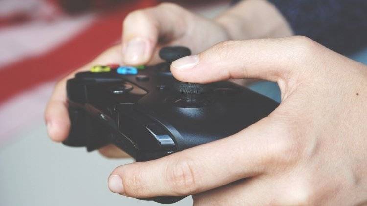 Зависимый от компьютерных игр подросток скончался из-за инсульта в Таиланде