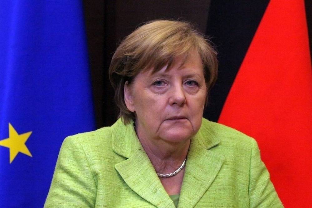 Меркель не согласилась с мнением Макрона о "смерти мозга" НАТО