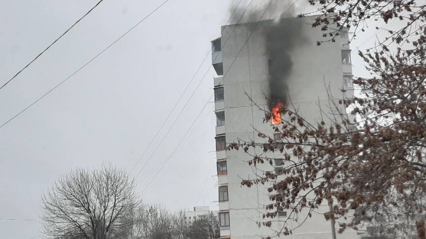 «Малышей на руках несли»: 11 человек пострадали при пожаре в многоэтажке Уфы