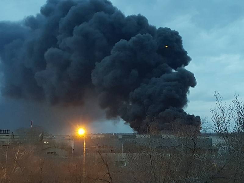 Опубликовано видео момента взрыва на нефтебазе в Новороссийске