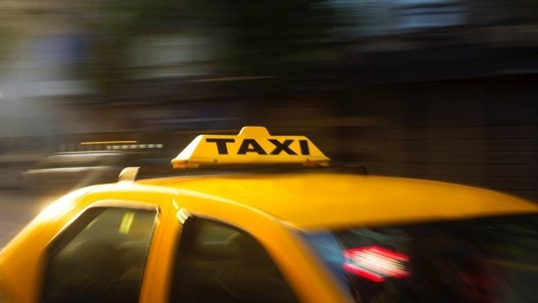 Московский таксист взял с иностранца 41 тысячу рублей