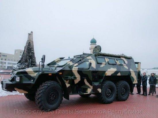 Кадыров протестировал первый бронеавтомобиль, произведенный в Чечне