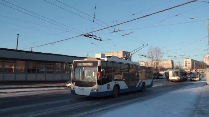 Троллейбусное движение на Московском проспекте берет отпуск на три дня