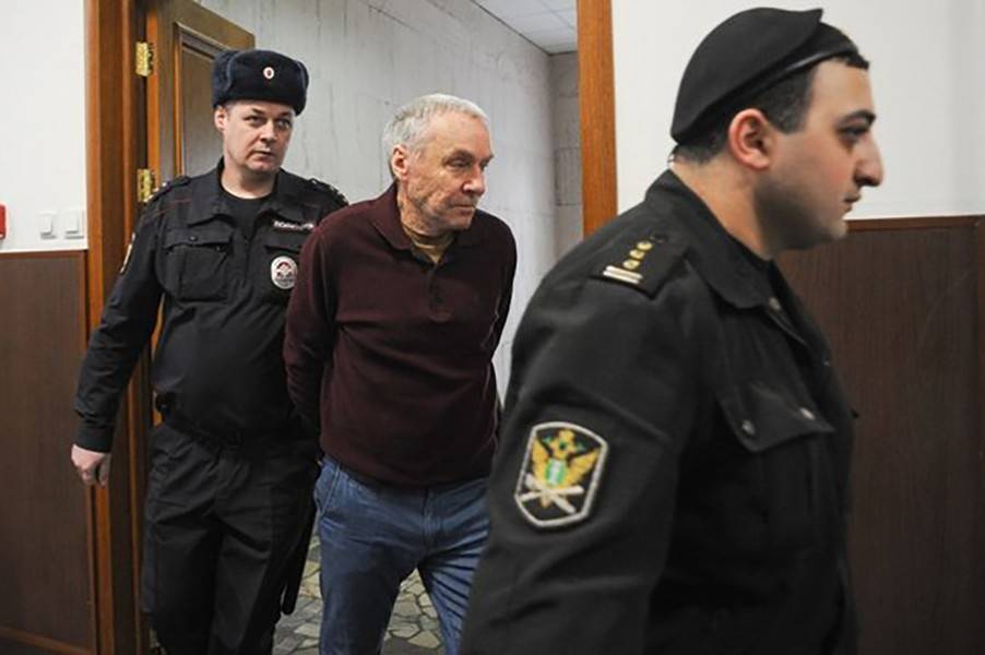 Мосгорсуд смягчил приговор отцу экс-полковника МВД Захарченко