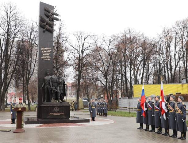 Директор ФСВНГ открыл в Рязани памятник военнослужащим Росгвардии, погибшим при исполнении служебного долга