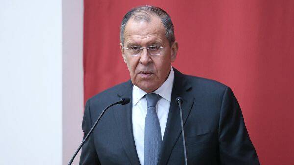 Россия выступает за продолжение диалога с НАТО, заявил Лавров