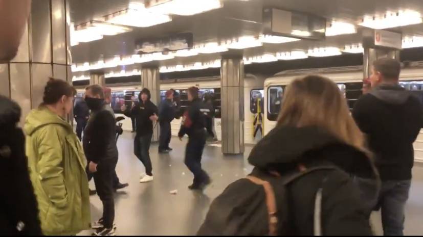 СМИ: Из-за поведения фанатов ЦСКА перекрыта ветка метро в Будапеште