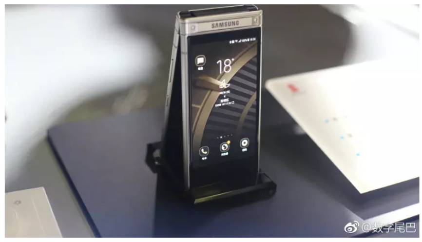 Samsung представит смартфон W20 5G с гибким экраном
