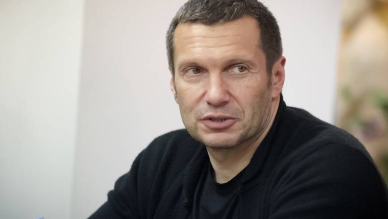 Роскомнадзор решил не наказывать Владимира Соловьева за оскорбление слушателя