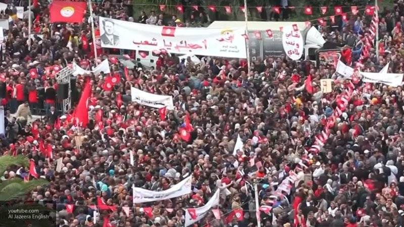 Власть в Тунисе взяли в свои руки продолжатели дела "Братьев мусульман"