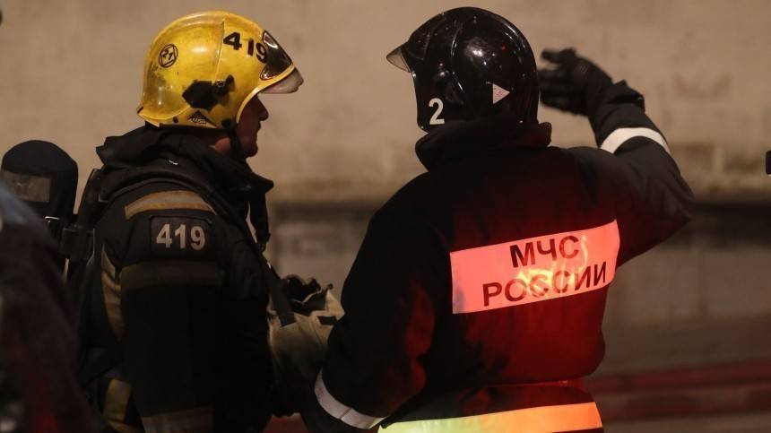 Дом в Ярославле эвакуировали из-за хлопка газа, одна квартира разрушена