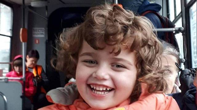 Власти России не разрешают 4-летней Эмили вернуться домой в Ашкелон
