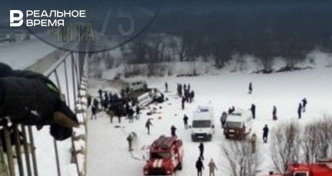 В Забайкайле пятнадцать человек погибли при падении автобуса с моста