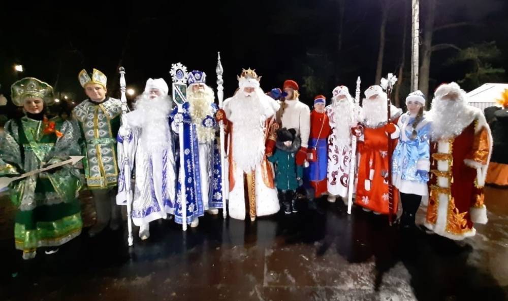 Деды Морозы со всей России собрались в карельском городе Олонец