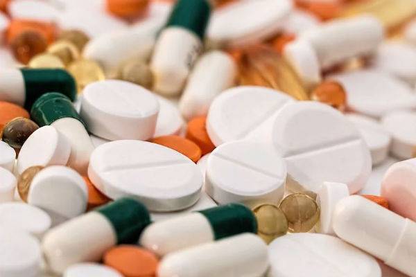 Жизненно необходимые лекарства признали «аптечными наркотиками»