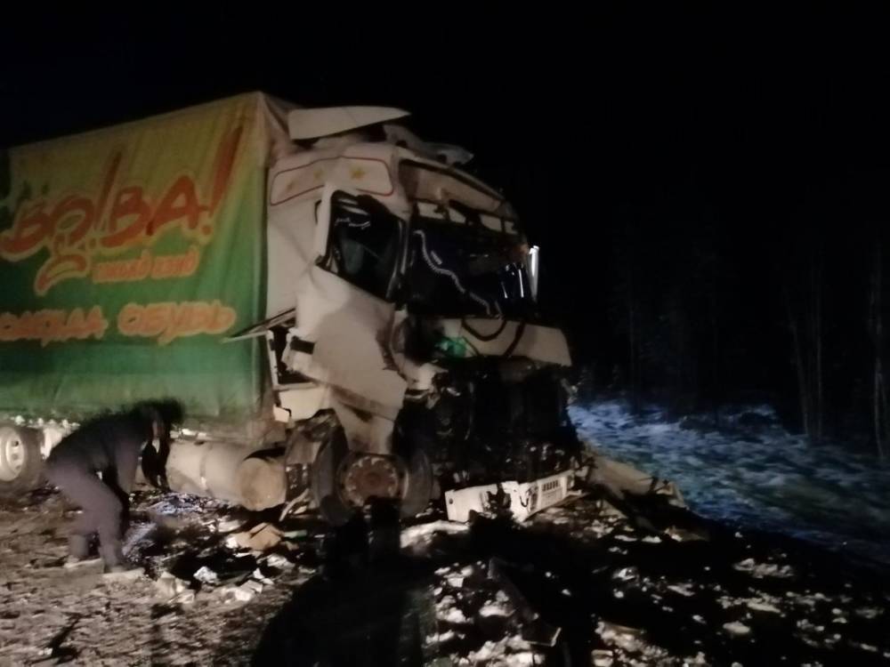 В ДТП с тремя грузовиками в Карелии пострадал один из водителей