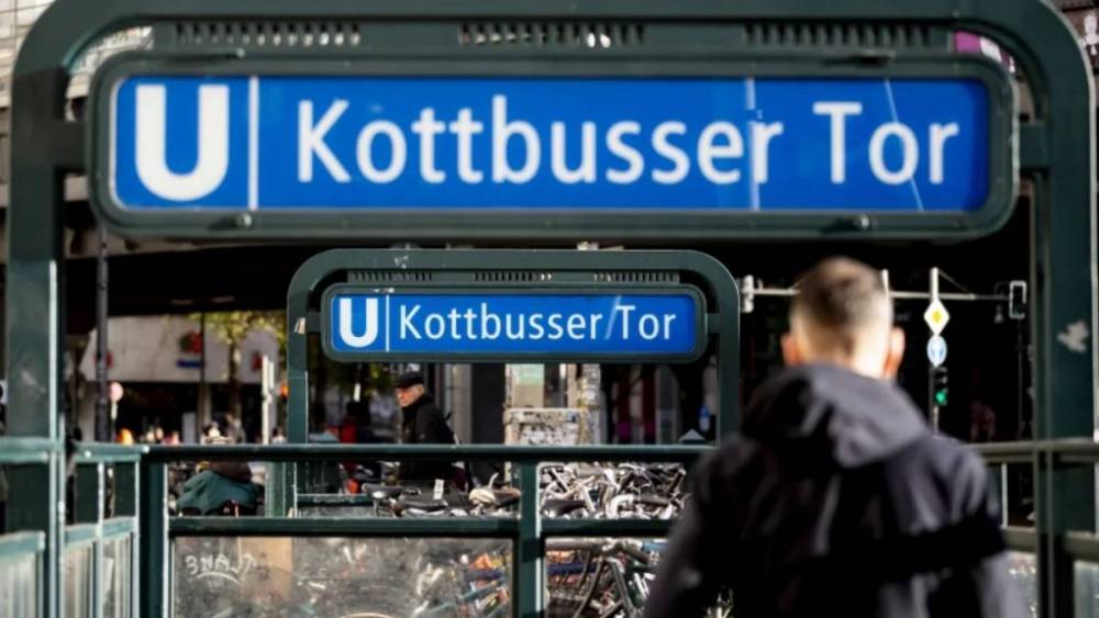Очередное нападение в берлинском метро: парня били по голове ногами