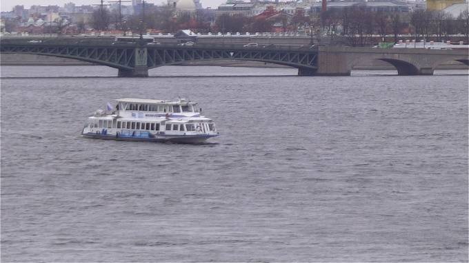 В Петербурге официально завершился сезон навигации и разводки мостов