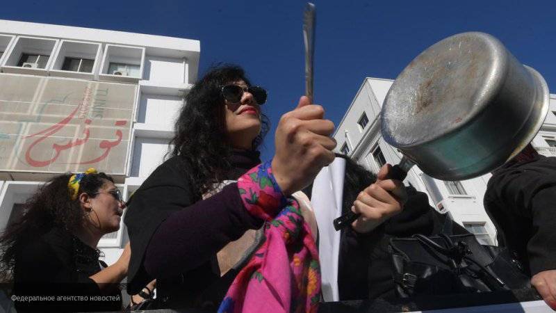 Уставшие от бесправия и насилия женщины Туниса вышли на протестный марш в столице