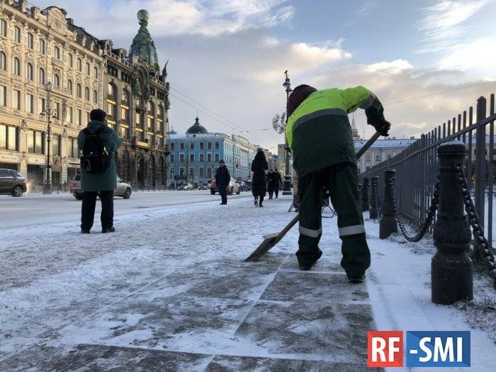 Образцово-показательные выступления петербургских коммунальщиков в первый день зимы