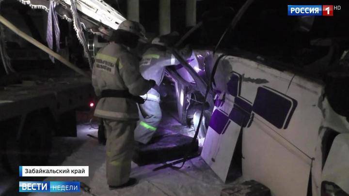 Трагедия в Забайкалье: автобус с пассажирами упал с 10 метров