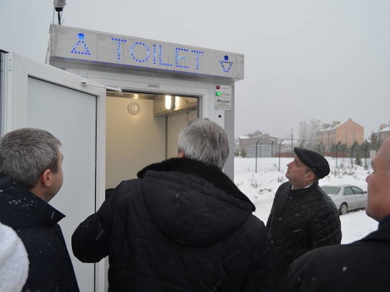 Депутаты «приняли» новую остановку и общественный туалет