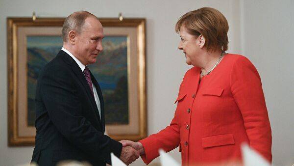 Путин проводит встречу с Меркель перед началом саммита в «нормандском формате»