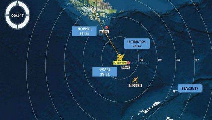 Шестиметровые волны мешают поиску разбившегося самолета ВВС Чили