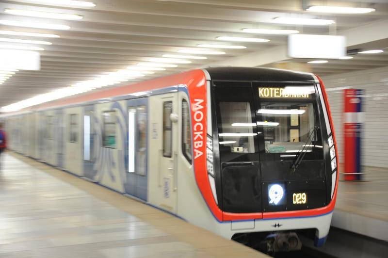 Тематический поезд столичного метрополитена покажет Москву будущего