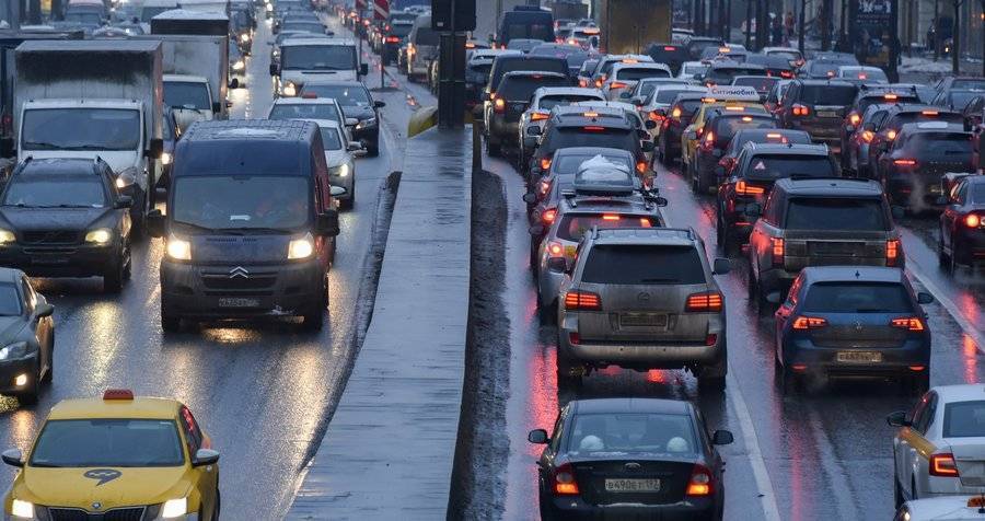 В ЦОДД предупредили об осложнении движения на дорогах Москвы в вечерние часы