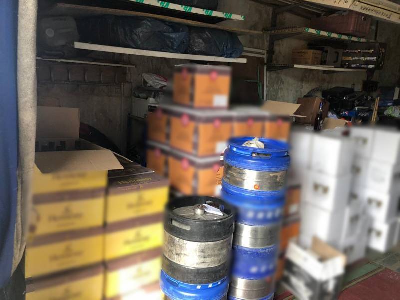 В Кузбассе осудили предпринимателя, хранившего в гаражах алкоголь на 6 млн рублей